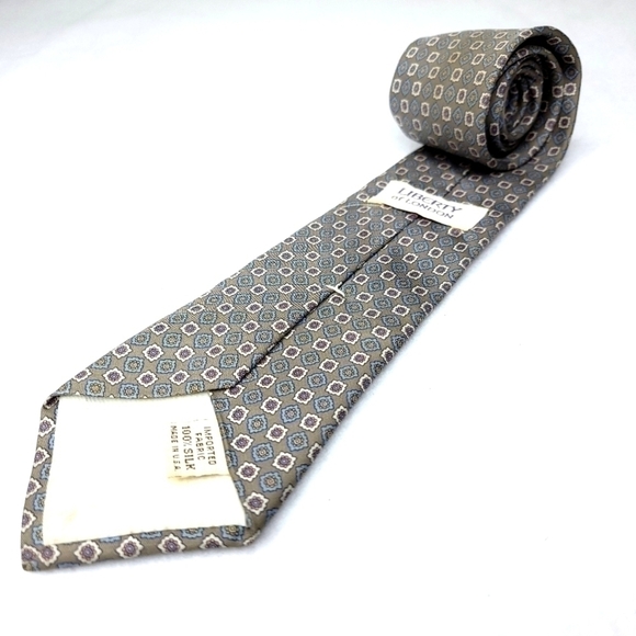 100% Silk Vintage Made in the USA Liberty of London Traditional Long Neck Tie - Picture 10 of 14